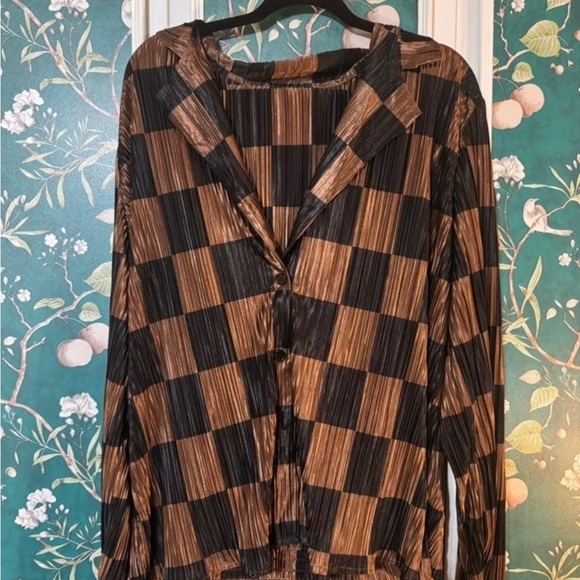 Dressed in LALA Tops - Long Sleeve Plissé Set in Mocha + and Black Checkerboard